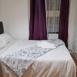 The Cosy Newcourt House, 6-Sleeper - 15 Minutes From Zone 1 Central London