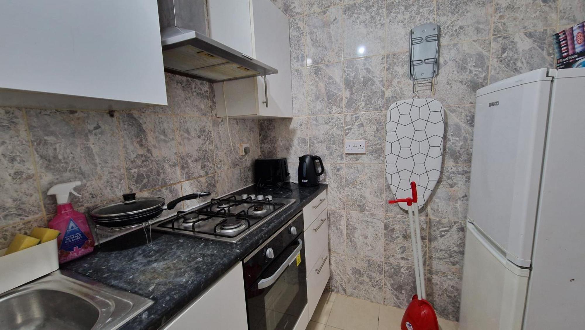 The Cosy Newcourt House, 6-sleeper - 15 Minutes From Zone 1 Appartamento