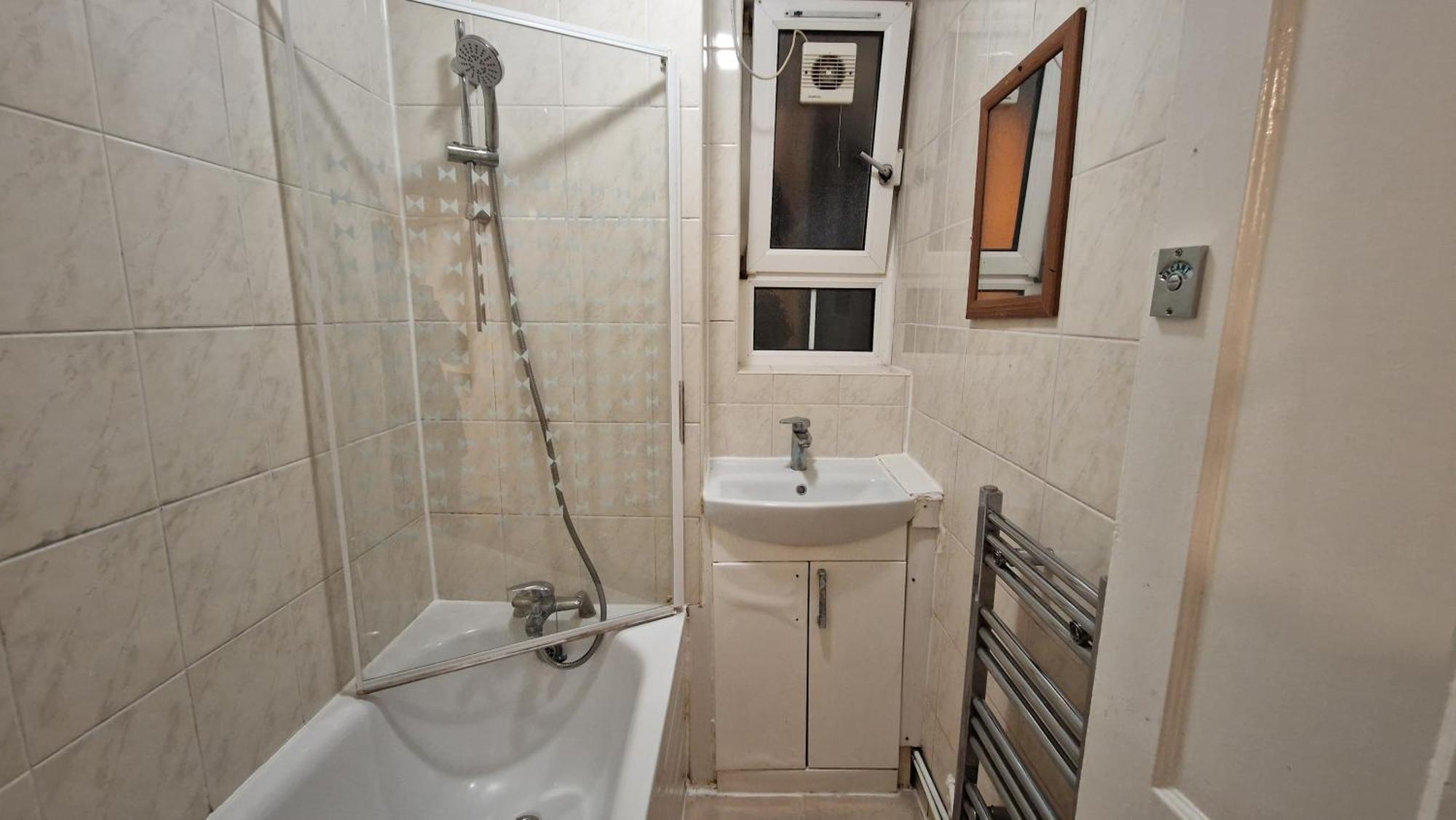 Appartamento The Cosy Newcourt House, 6-sleeper - 15 Minutes From Zone 1 Londra