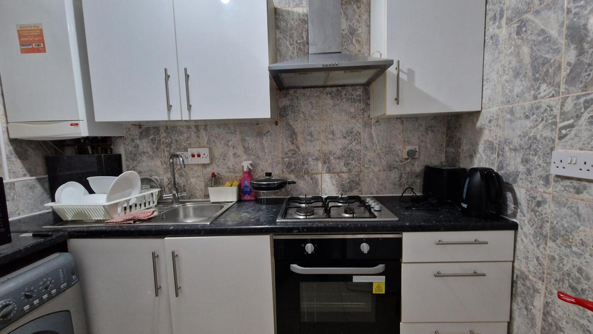 Appartamento The Cosy Newcourt House, 6-sleeper - 15 Minutes From Zone 1 Londra