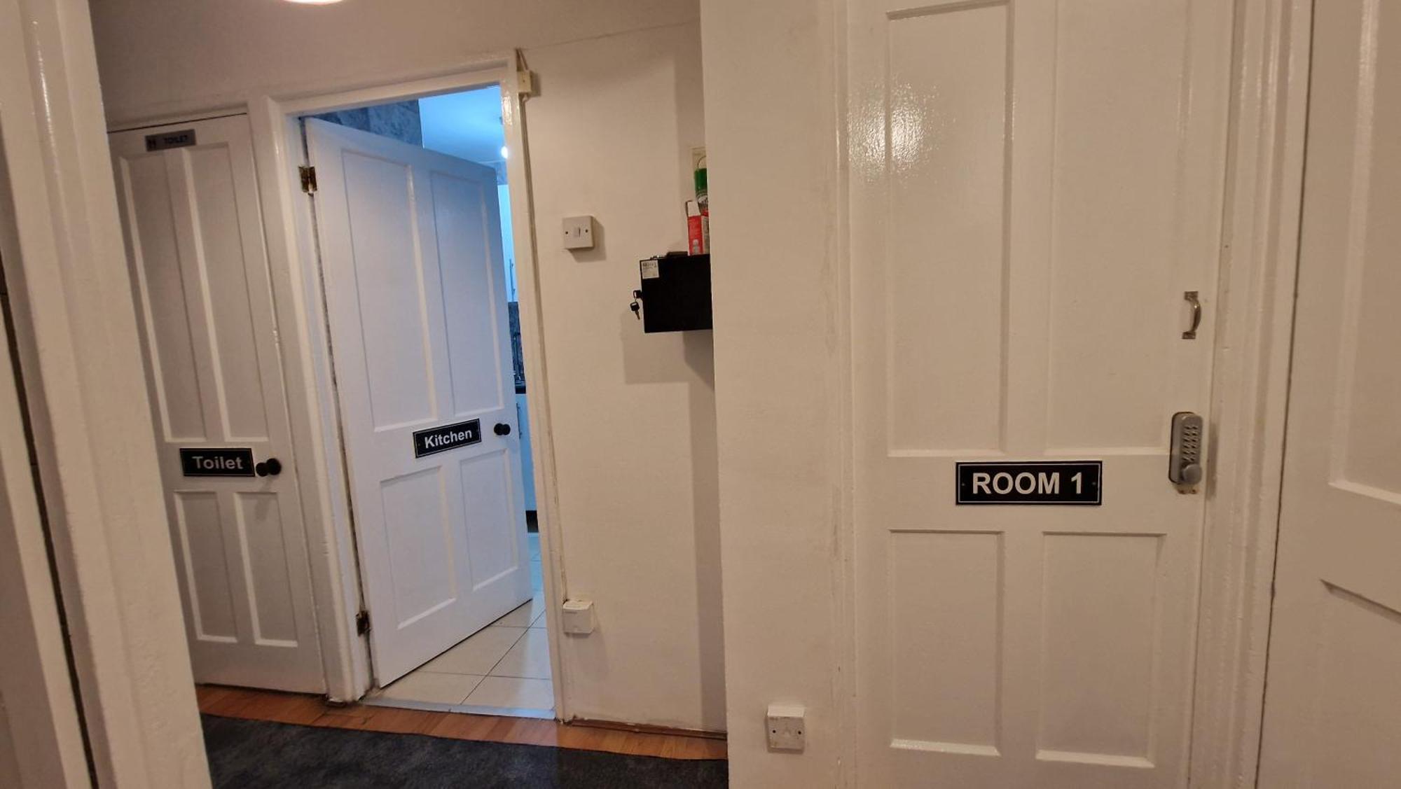 The Cosy Newcourt House, 6-sleeper - 15 Minutes From Zone 1 Appartamento