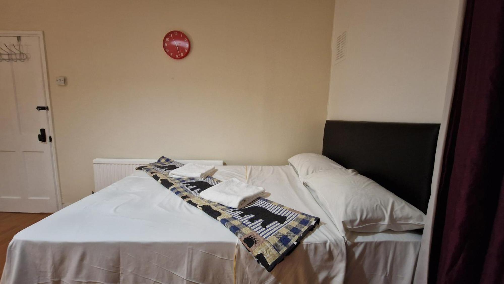 The Cosy Newcourt House, 6-sleeper - 15 Minutes From Zone 1 London